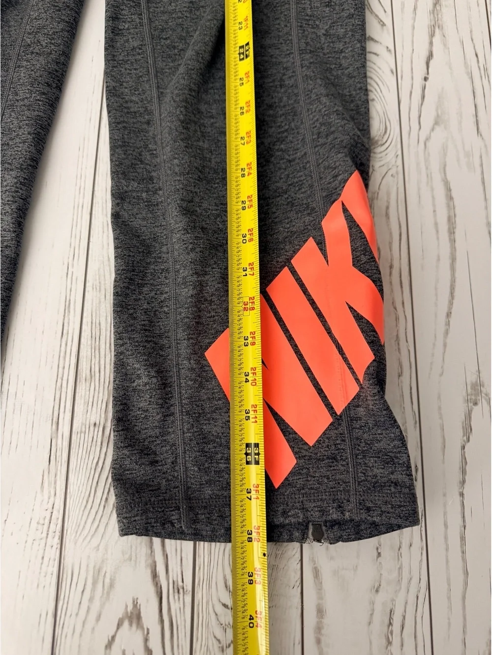 Nike Women Small Therma-Fit Sweatpants Dark Gray with Coral Logo